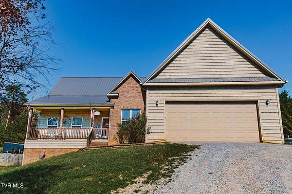 1.6 Acres of Residential Land with Home for Sale in Dandridge, Tennessee