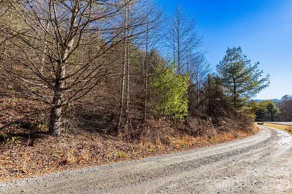1.39 Acres of Residential Land for Sale in Waynesville, North Carolina