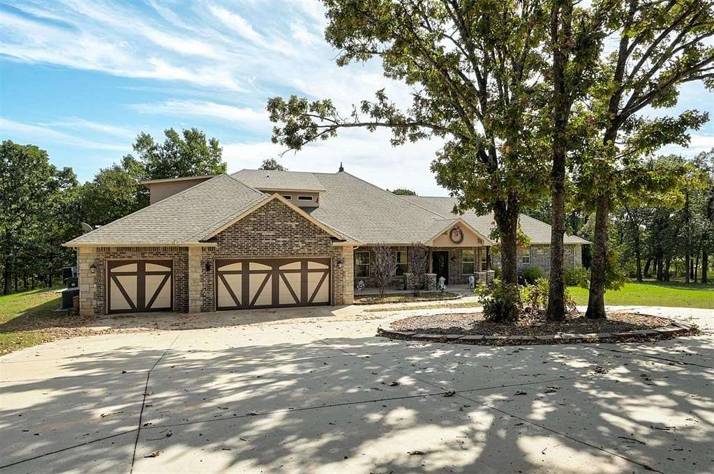 2.5 Acres of Residential Land with Home for Sale in Luther, Oklahoma