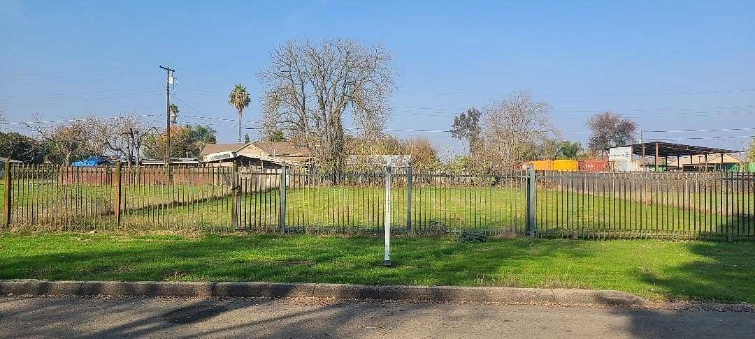 0.23 Acres of Commercial Land for Sale in Fresno, California