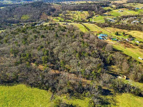 9 Acres of Residential Land for Sale in Hartsville, Tennessee
