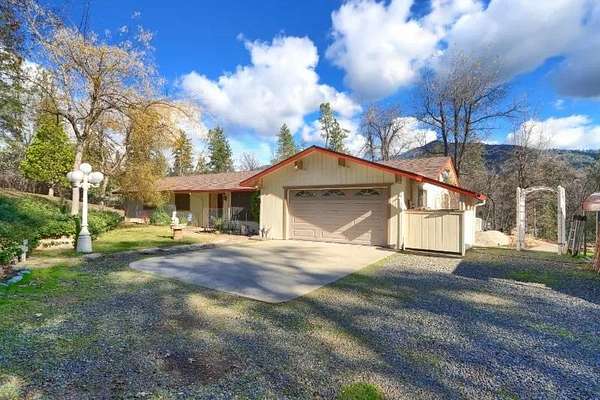 2.45 Acres of Land with Home for Sale in Mariposa, California