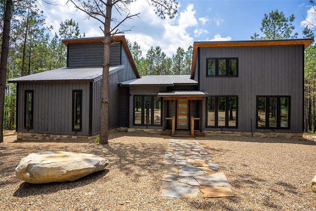 1.52 Acres of Residential Land with Home for Sale in Broken Bow, Oklahoma