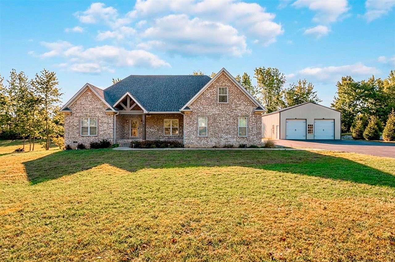 2.15 Acres of Residential Land with Home for Sale in Alvaton, Kentucky