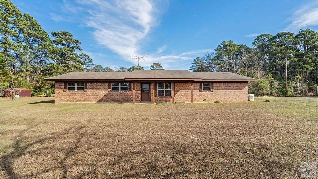 4.5 Acres of Land with Home for Sale in Atlanta, Texas