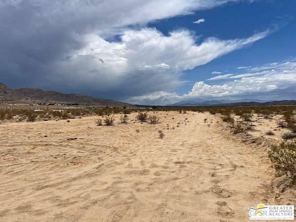 2.5 Acres of Land for Sale in Joshua Tree, California