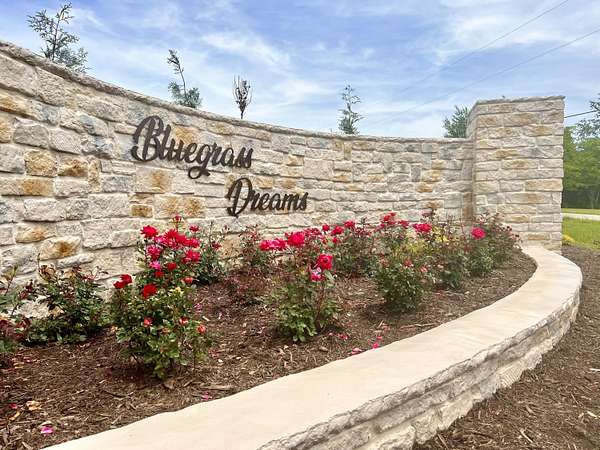 5.27 Acres of Residential Land with Home for Sale in Wilmore, Kentucky