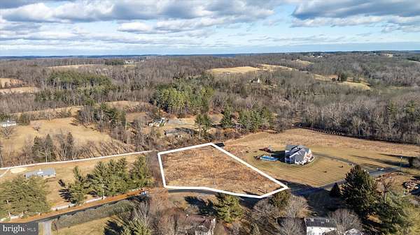 2.15 Acres of Residential Land with Home for Sale in Upperco, Maryland