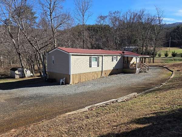 1.5 Acres of Land with Home for Sale in Copperhill, Tennessee