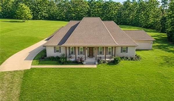 9 Acres of Land with Home for Sale in Covington, Louisiana