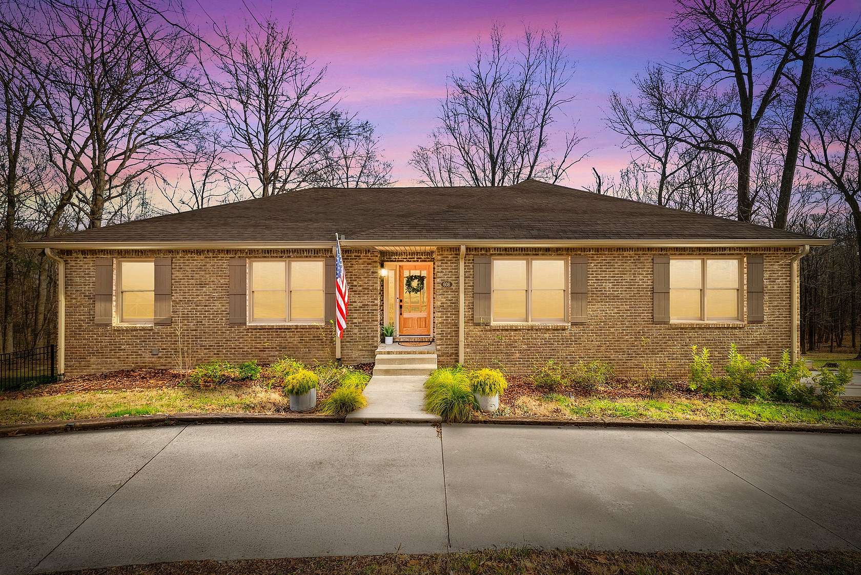 2.29 Acres of Residential Land with Home for Sale in Clarksville, Tennessee