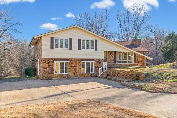 3.33 Acres of Residential Land with Home for Sale in Clarksville, Tennessee