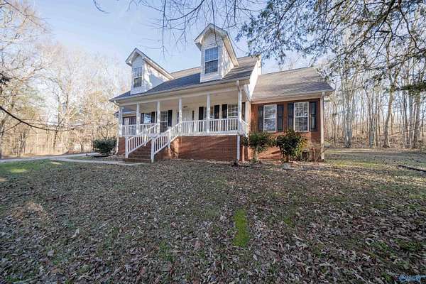 9 Acres of Land with Home for Sale in New Market, Alabama