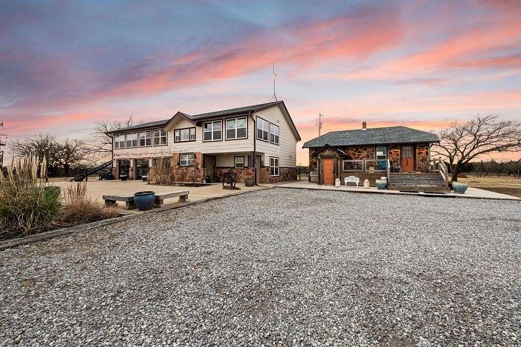 12 Acres of Land with Home for Sale in Luther, Oklahoma