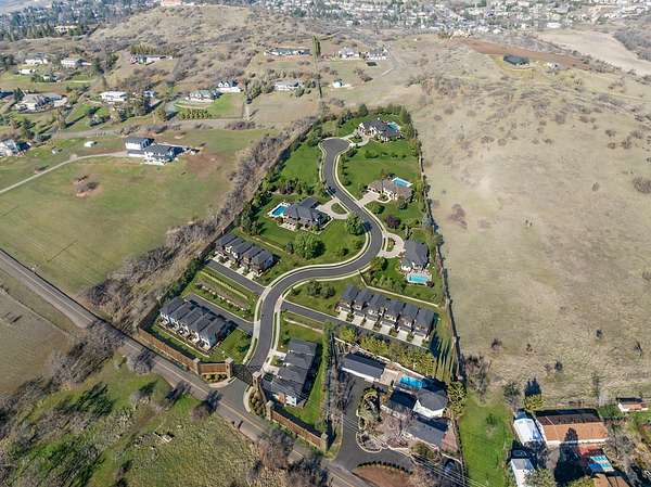 6.87 Acres of Residential Land for Sale in Medford, Oregon