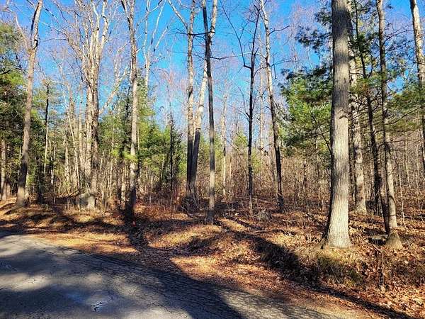 1.52 Acres of Residential Land for Sale in Brimfield, Massachusetts