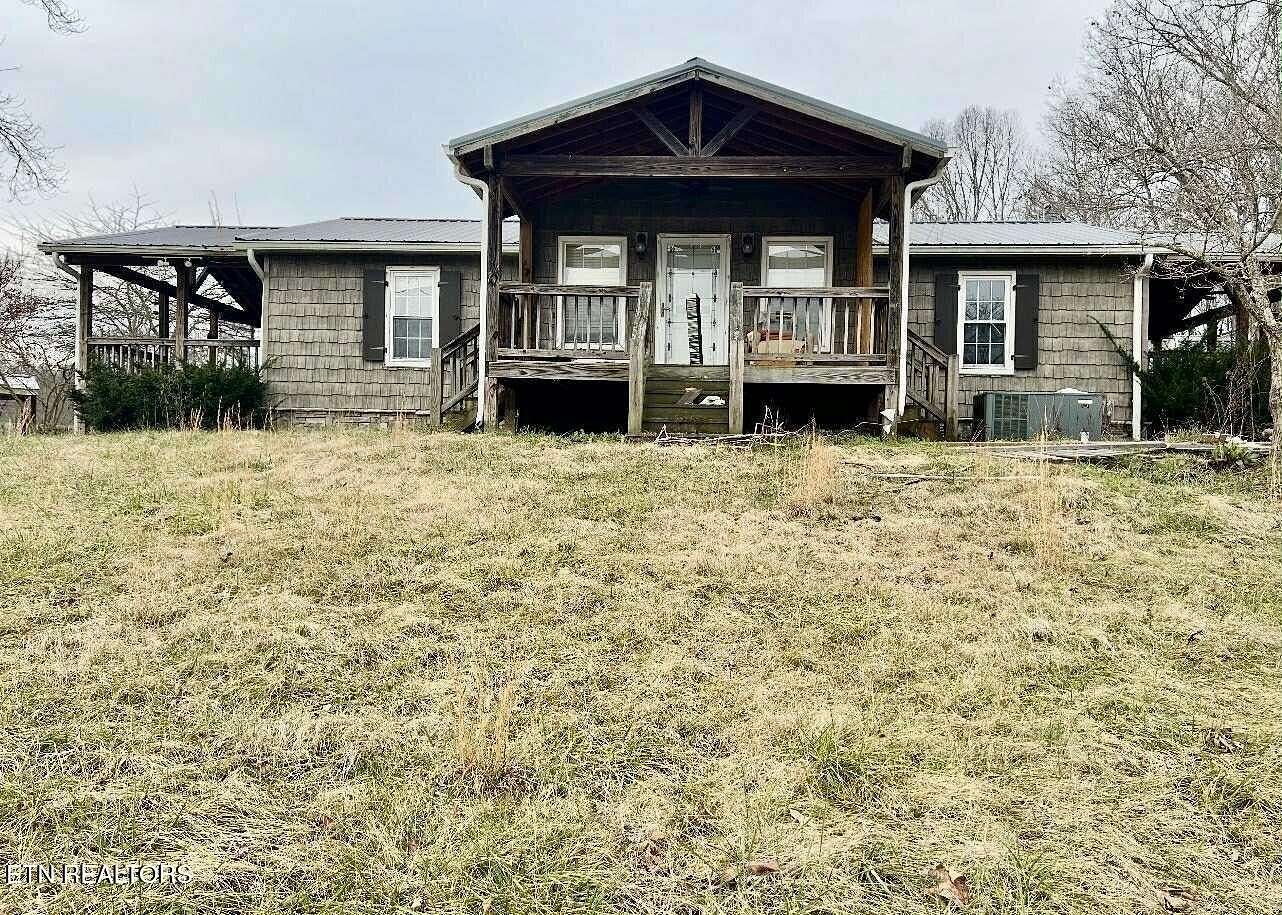 1.86 Acres of Residential Land with Home for Sale in Speedwell, Tennessee