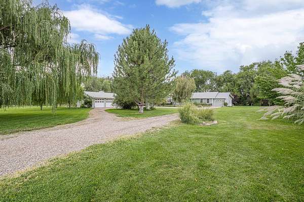 2.83 Acres of Residential Land with Home for Sale in Palisade, Colorado