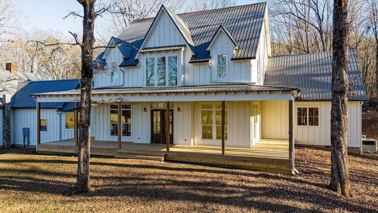 2 Acres of Residential Land with Home for Sale in Harrison, Tennessee