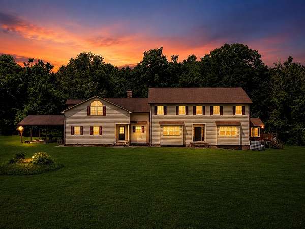 16.1 Acres of Land with Home for Sale in Wartrace, Tennessee