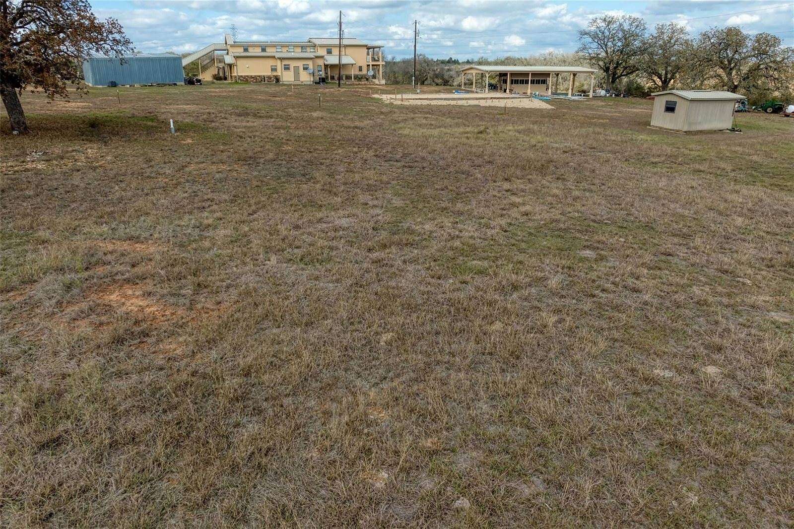 1 Acre of Residential Land for Sale in Dale, Texas