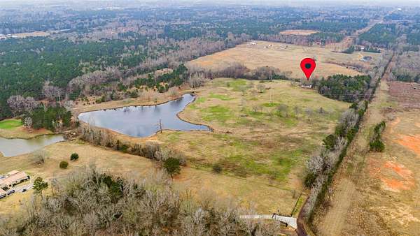 33 Acres of Recreational & Residential Land for Sale in Kilgore, Texas