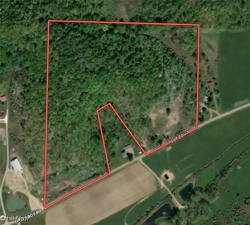 35.3 Acres of Recreational Land for Sale in Newcomerstown, Ohio