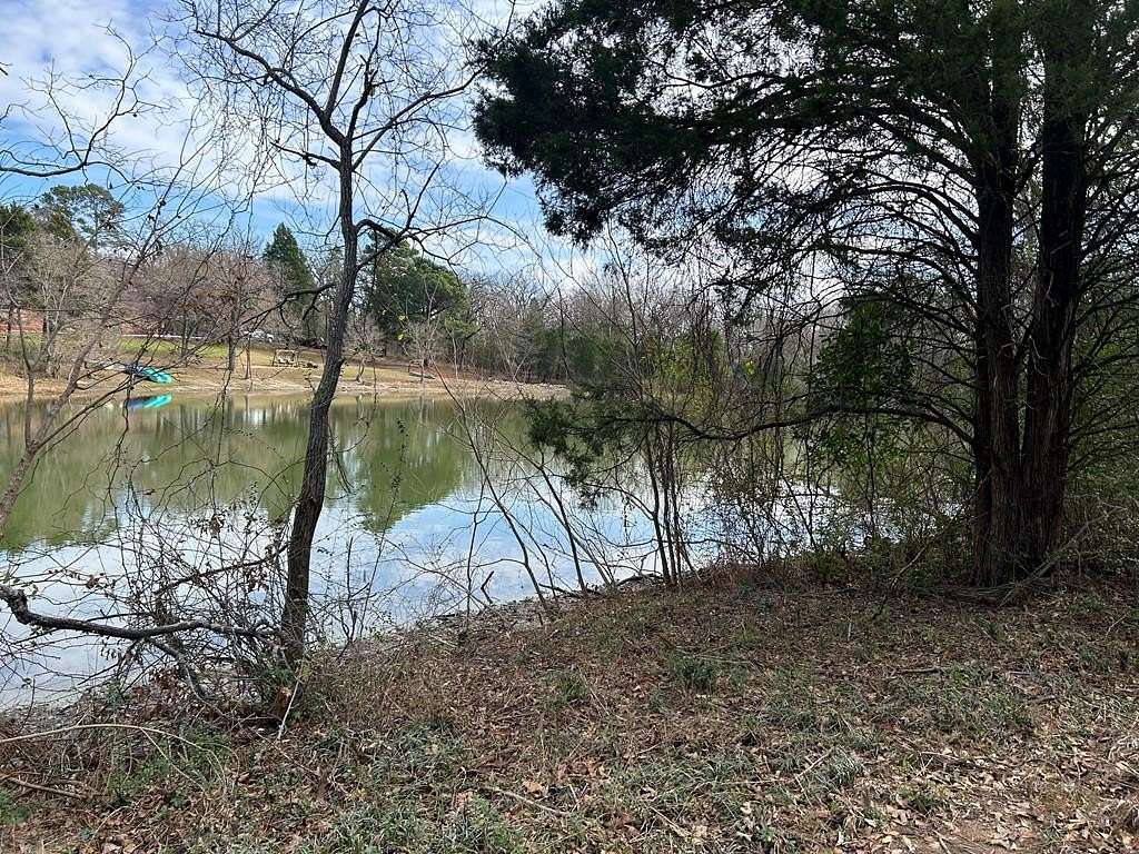0.92 Acres of Residential Land for Sale in Malakoff, Texas