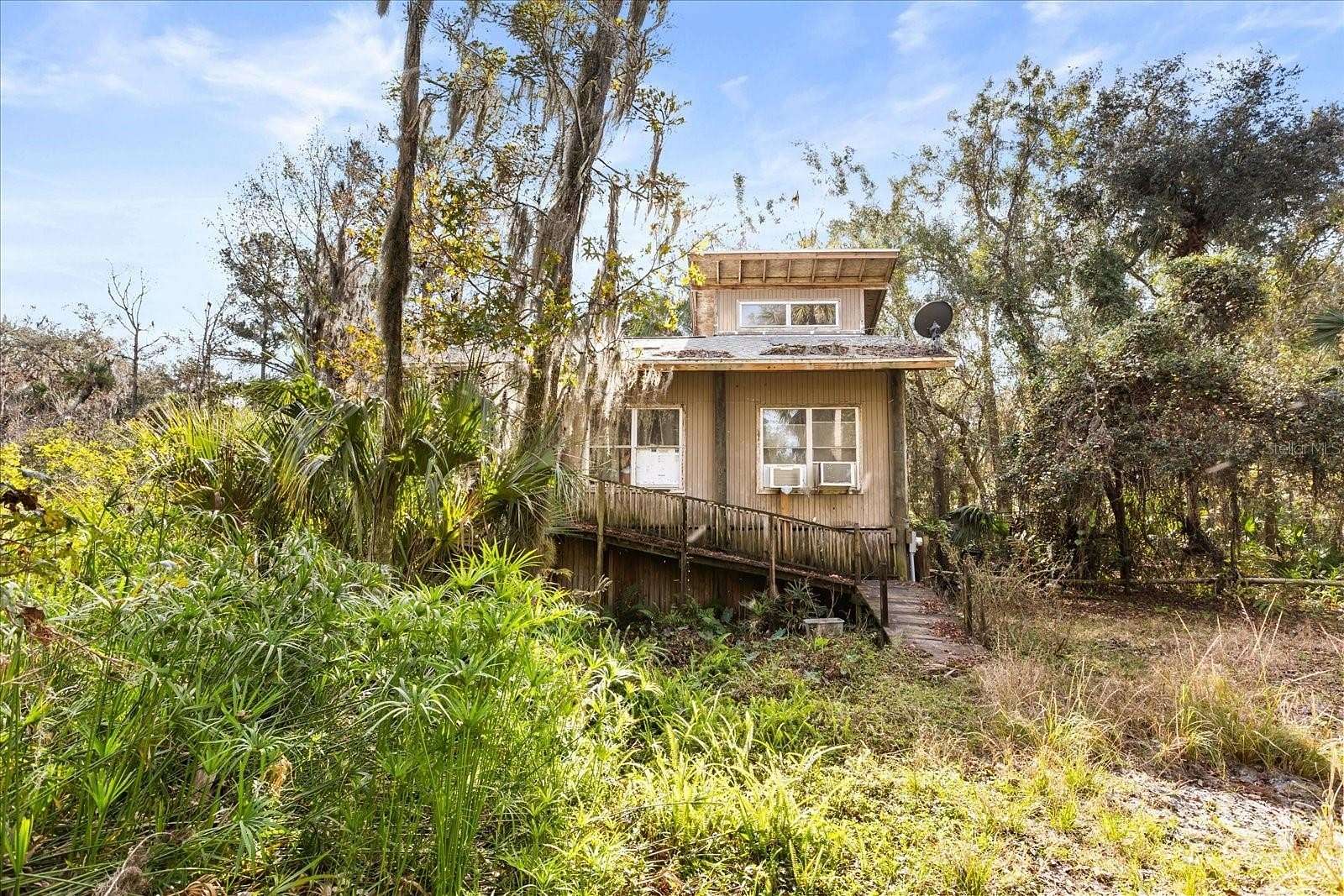 10 Acres of Land with Home for Sale in Geneva, Florida