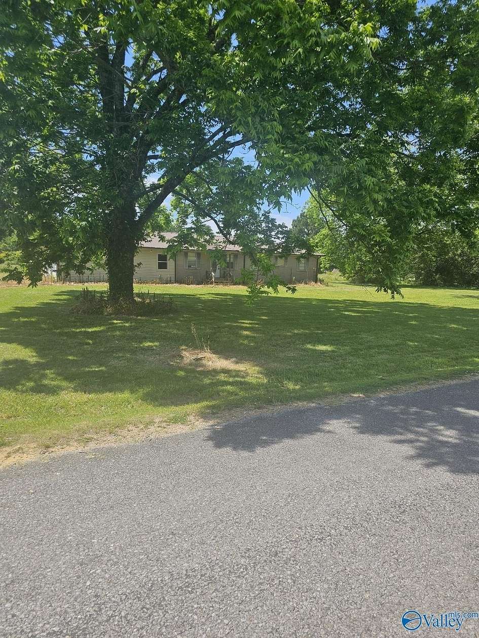 11.9 Acres of Land with Home for Sale in Gadsden, Alabama