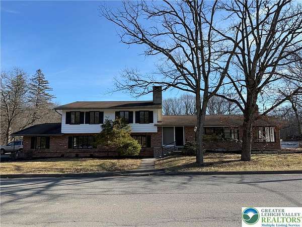 2 Acres of Residential Land with Home for Sale in Roseto, Pennsylvania