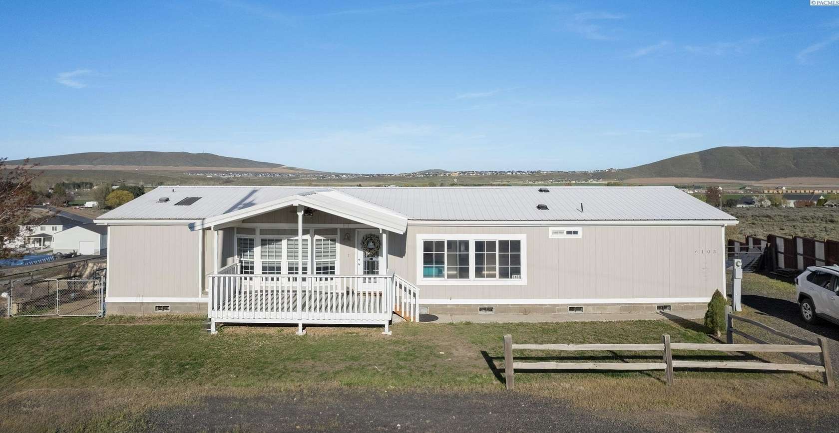 1.5 Acres of Residential Land with Home for Sale in Benton City, Washington