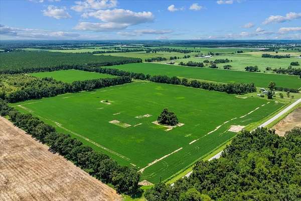 10 Acres of Recreational & Residential Land for Sale in Chiefland, Florida