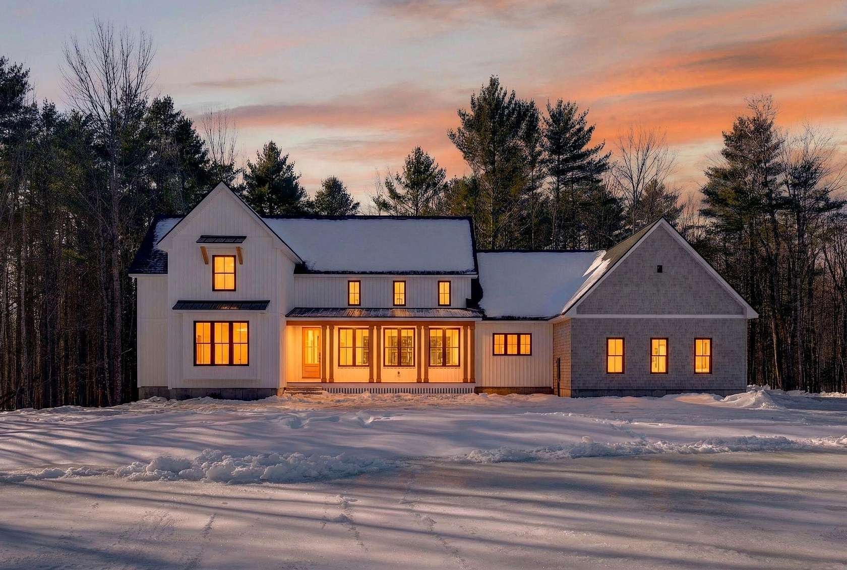 5 Acres of Residential Land with Home for Sale in North Yarmouth Town, Maine