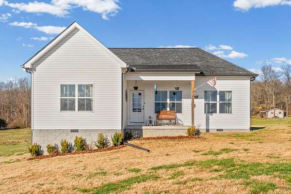 5 Acres of Land with Home for Sale in Dickson, Tennessee