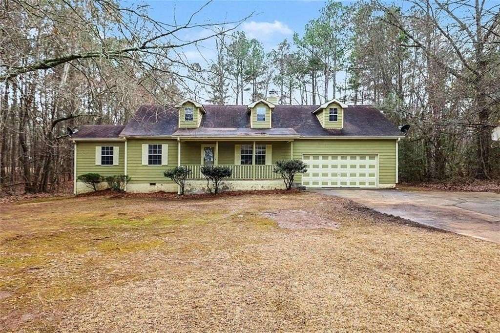 1.5 Acres of Residential Land with Home for Sale in Newnan, Georgia