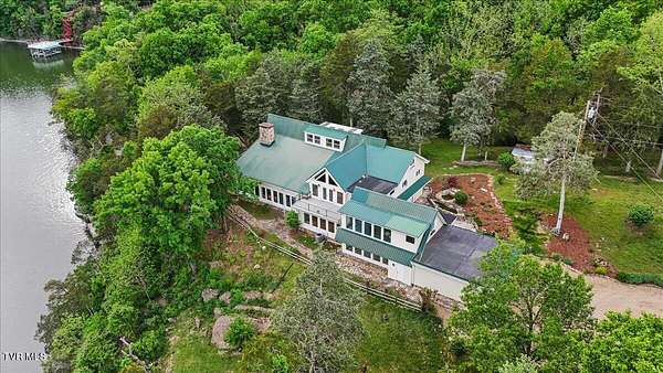 2.86 Acres of Residential Land with Home for Sale in Piney Flats, Tennessee