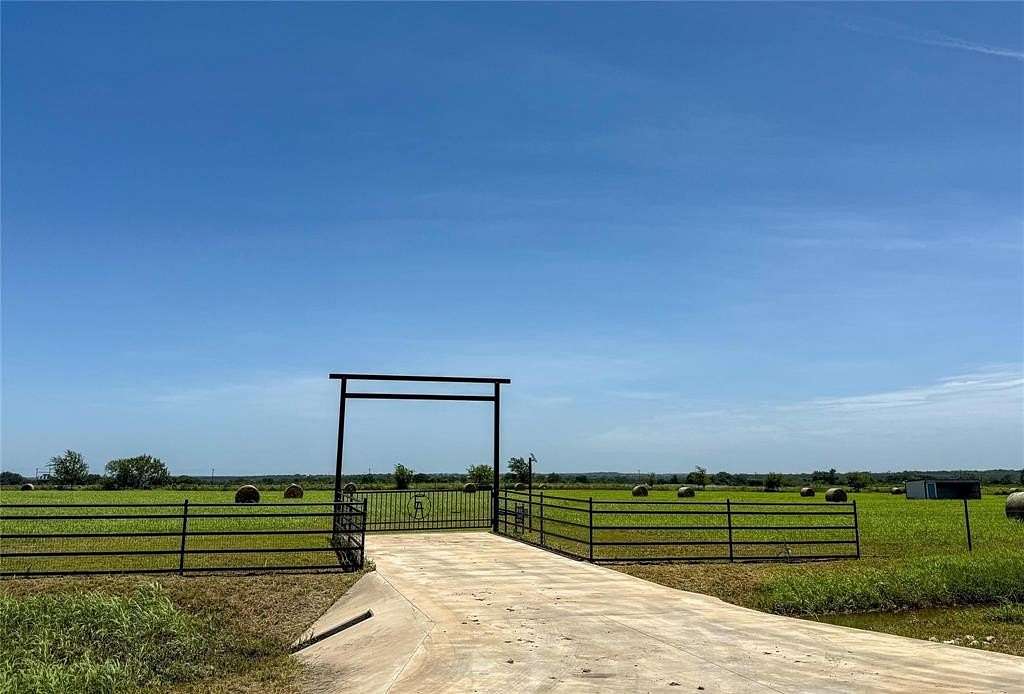10 Acres of Residential Land for Sale in Blum, Texas