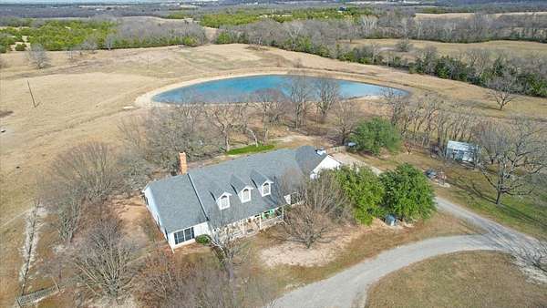 129 Acres of Land with Home for Sale in Windom, Texas