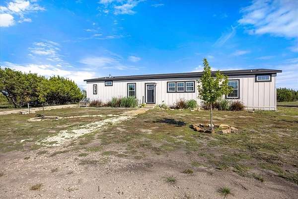 22 Acres of Agricultural Land with Home for Sale in Stephenville, Texas