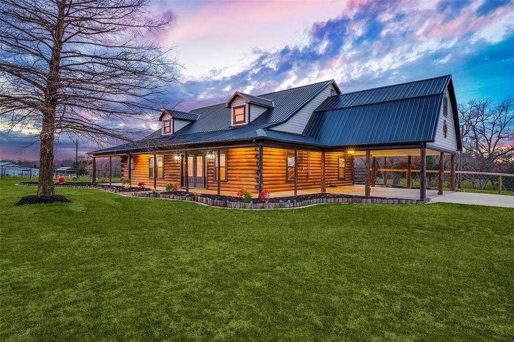 13.6 Acres of Land with Home for Sale in Collinsville, Texas