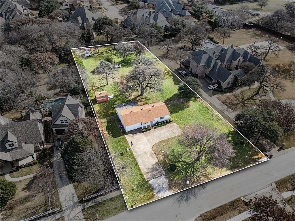 0.9 Acres of Residential Land for Sale in Colleyville, Texas