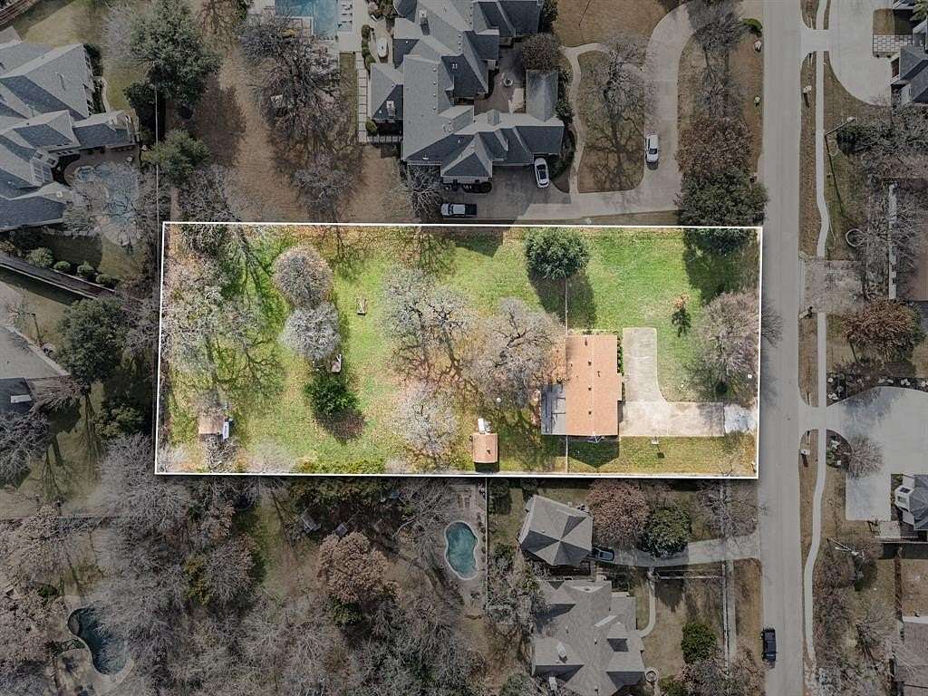 0.9 Acres of Residential Land for Sale in Colleyville, Texas