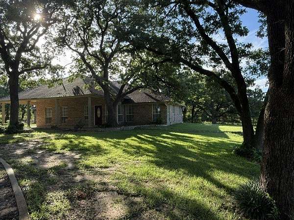 10 Acres of Recreational Land with Home for Sale in Mansfield, Texas