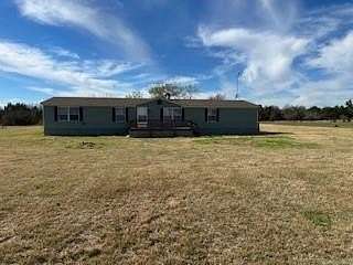 2.64 Acres of Residential Land with Home for Sale in Corsicana, Texas