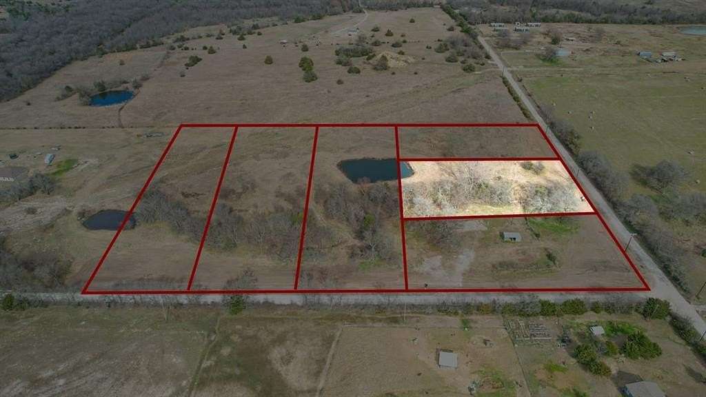 1.27 Acres of Residential Land for Sale in Celeste, Texas