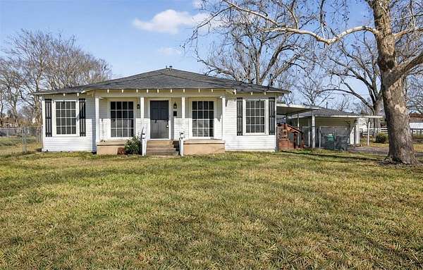 2.29 Acres of Residential Land with Home for Sale in Mesquite, Texas