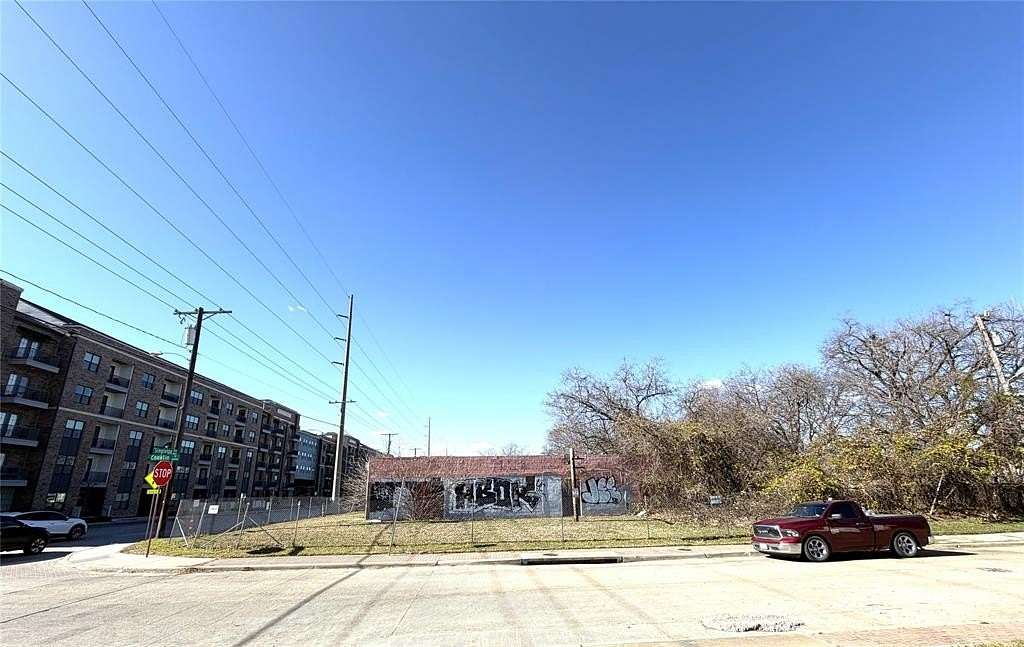 0.33 Acres of Commercial Land for Sale in Dallas, Texas