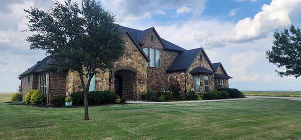 25 Acres of Agricultural Land with Home for Sale in Gainesville, Texas