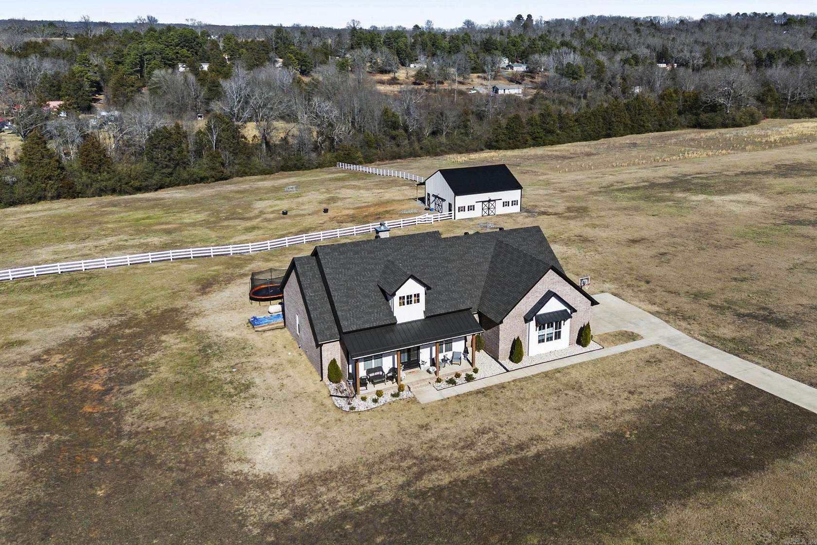 10 Acres of Land with Home for Sale in Greenbrier, Arkansas